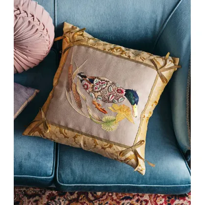 Inspirations | Life in Seasons - The Embroidered World of Nicola Jarvis