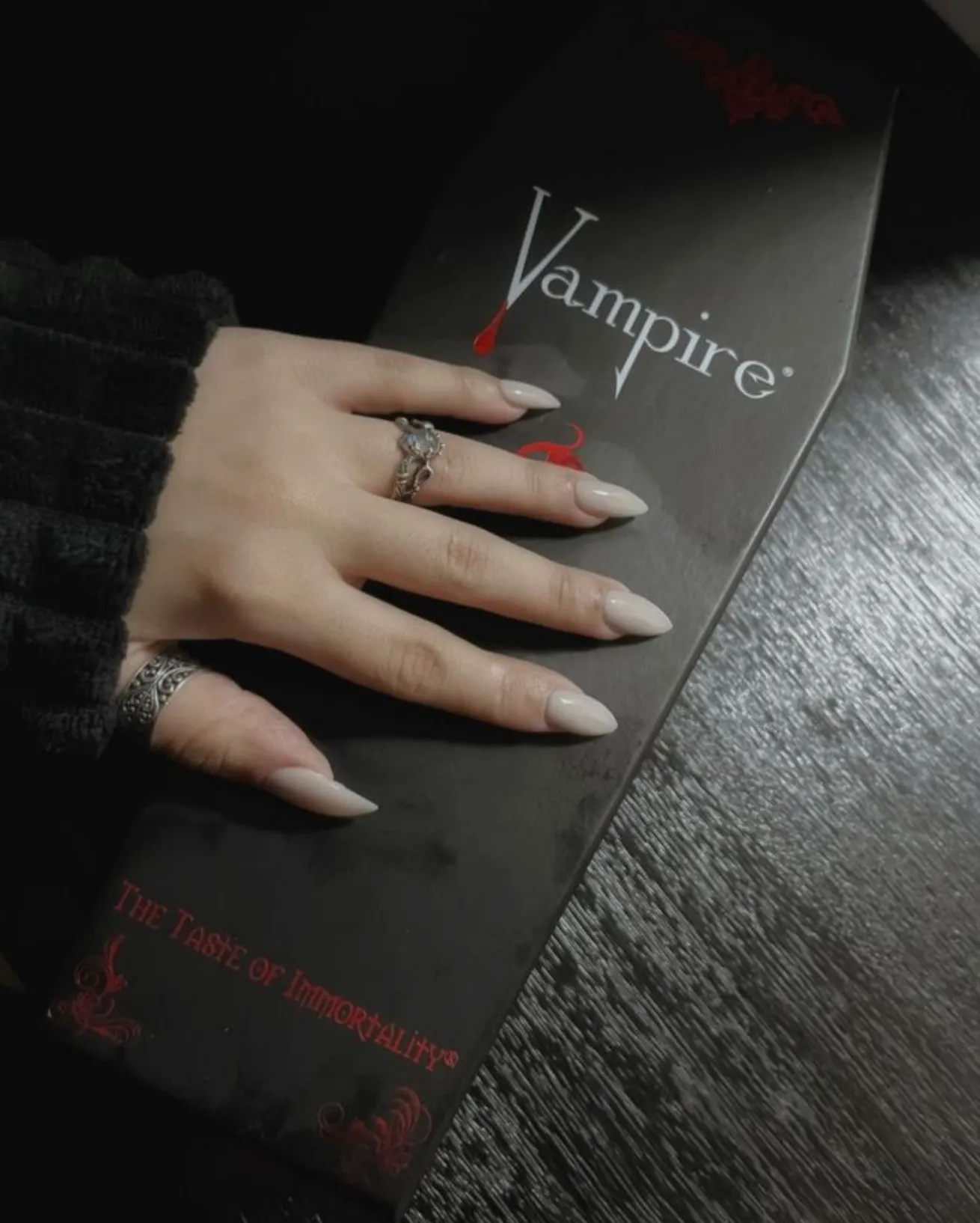 VAMPIRE® CABERNET SAUVIGNON WITH COFFIN & CAPE
