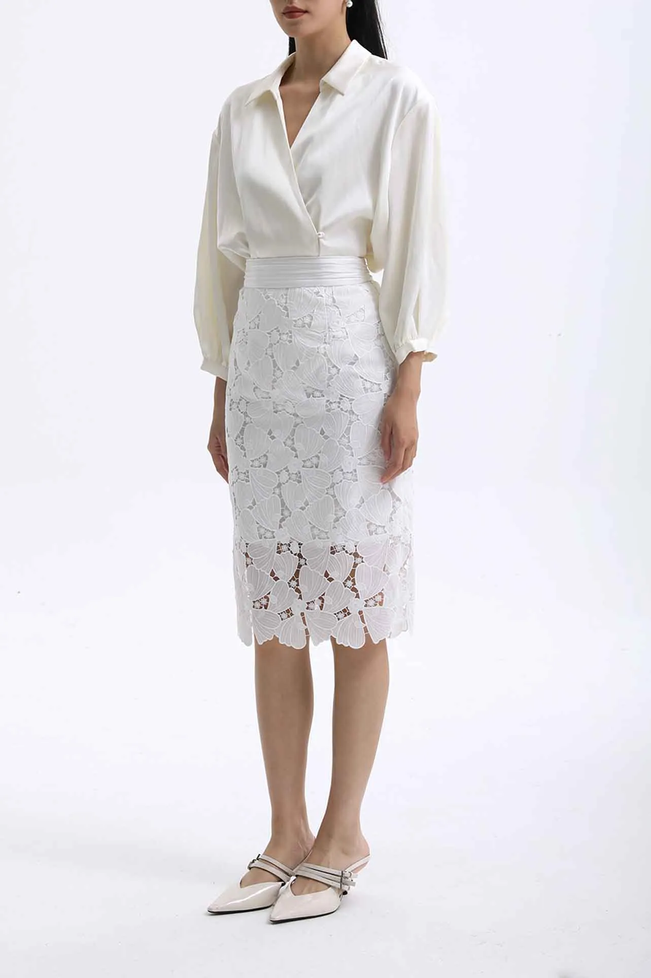 WHITE LACE SKIRT