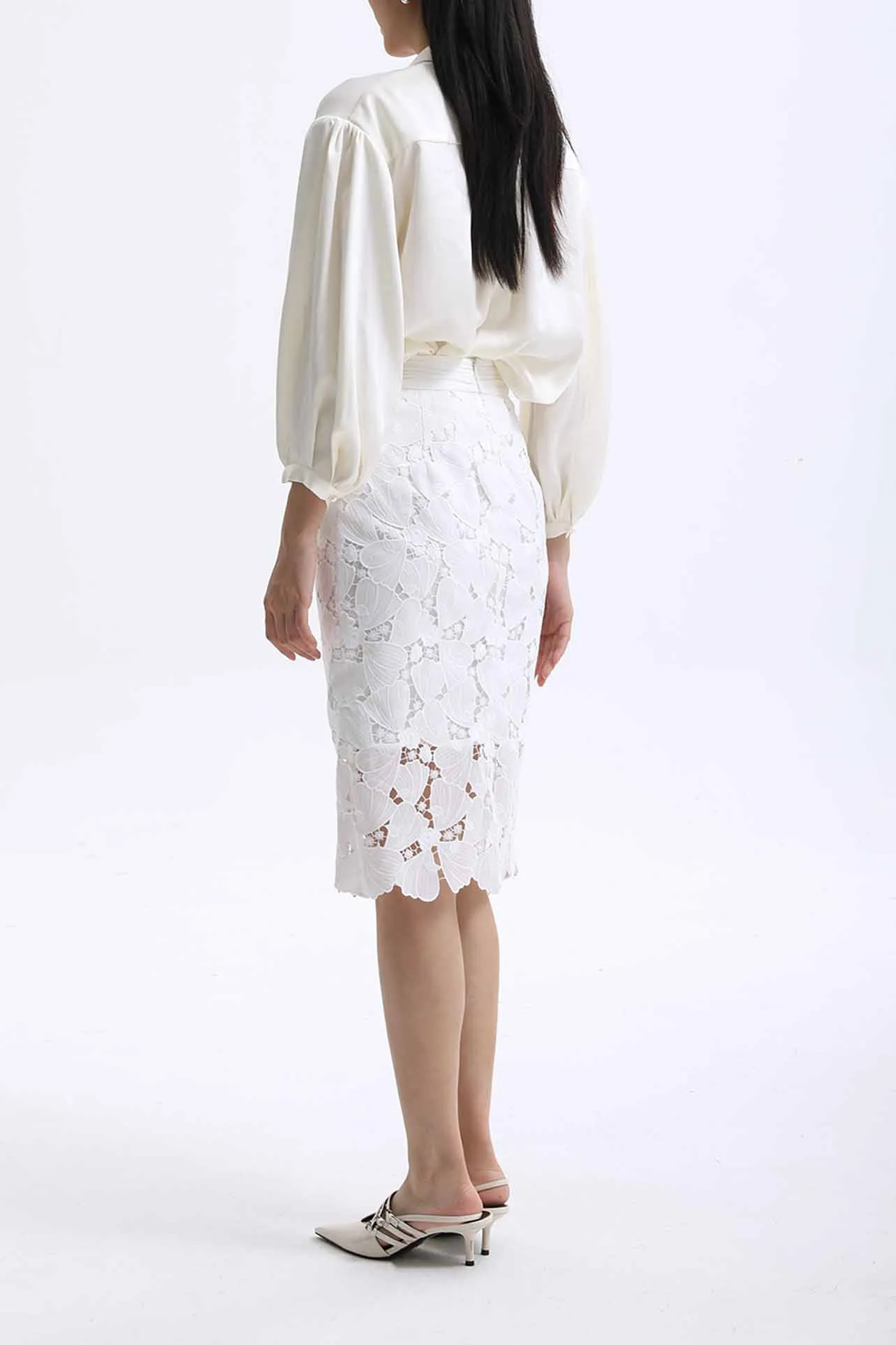 WHITE LACE SKIRT
