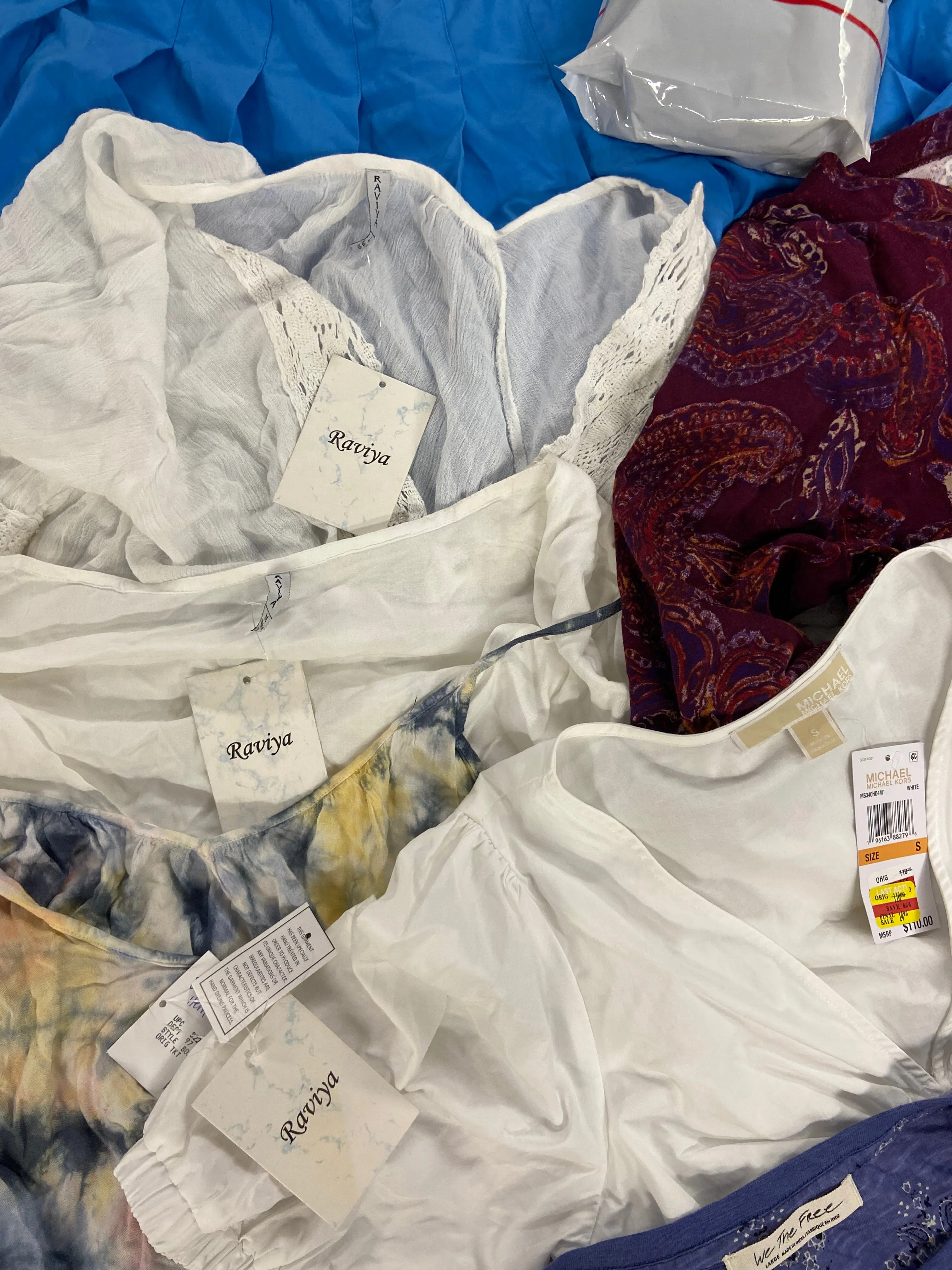 Women's Clothing Assorted Wholesale Lot, LAUREN RALPH LAUREN, FREE PEOPLE, LUCKY BRAND, RAVIYA, MICHAEL KORS, SPYDER and more, 12 items, Shelf Pulls, MSRP $797